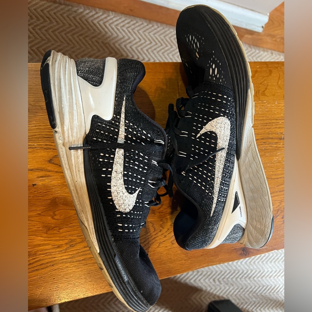 Nike Lunarglide 7 Black and White Sneakers